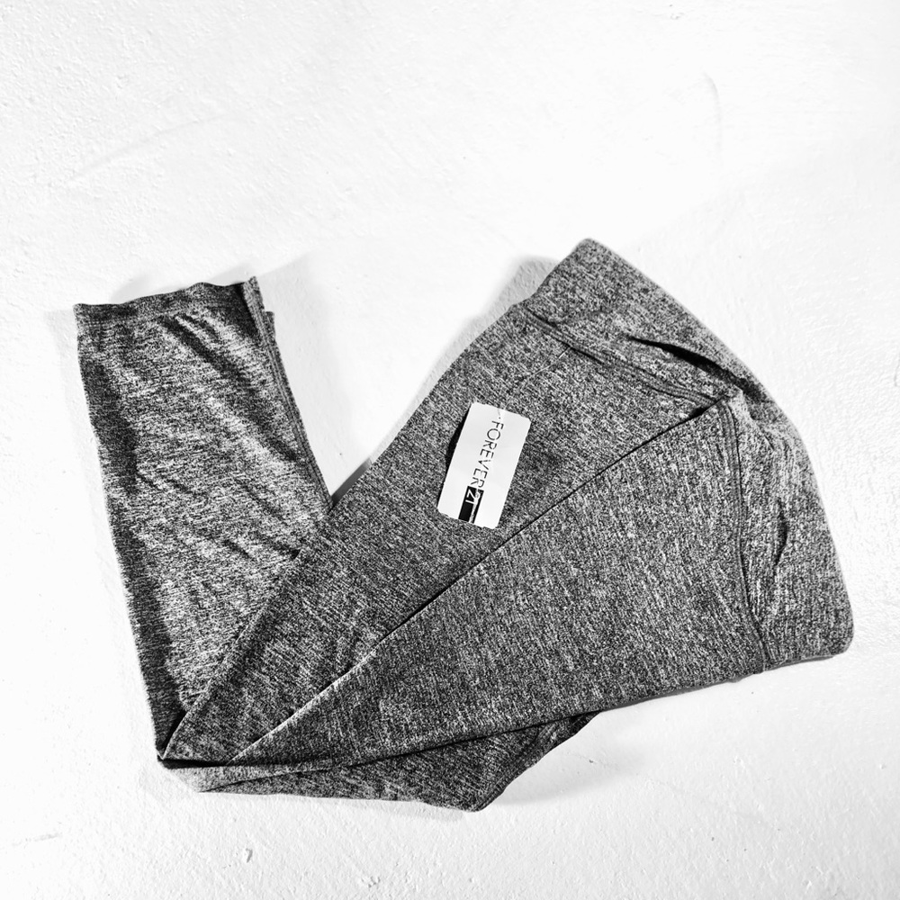 Forever 21 workout lady Capri leggings NWT small